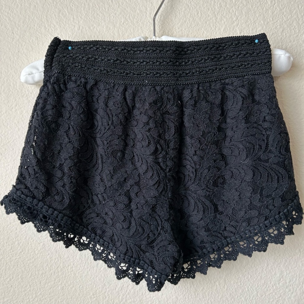 Lace Shorts Black Trim Hem Elastic Waist Lined by Ambiance Size Small - Picture 7 of 12